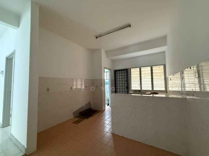 Rumah Teres 2 Tingkat untuk Dijual di Bandar Bukit Puchong (Puchong) - Yeong . - Kitchen - PropertyGuru.com.my