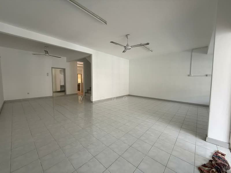 Rumah Teres 2 Tingkat untuk Dijual di Bandar Bukit Puchong (Puchong) - Yeong . - Living Room - PropertyGuru.com.my