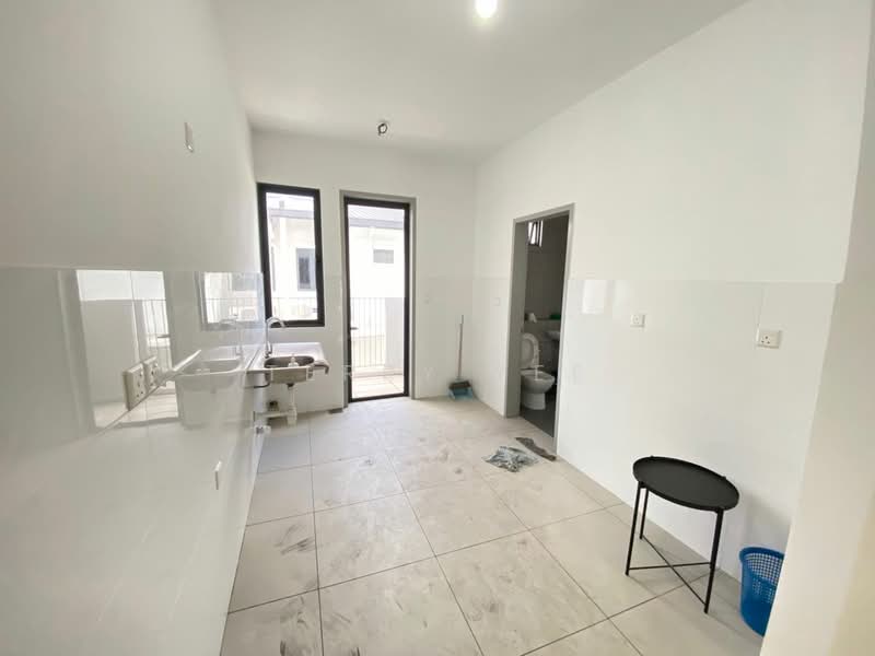 Rumah Teres 2.5 Tingkat untuk Dijual di Jade Hills (Kajang) - Terry Yee - Kitchen - PropertyGuru.com.my