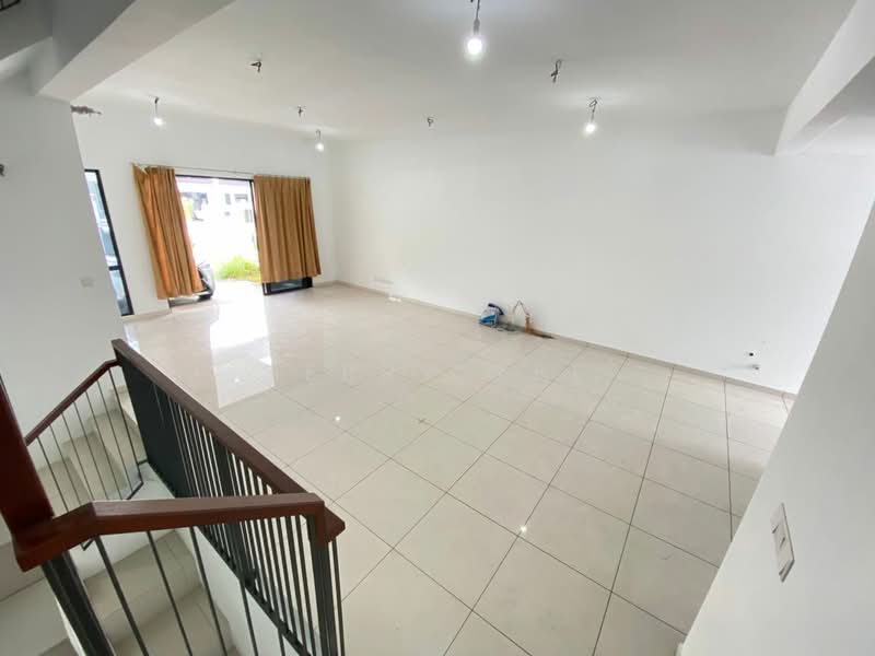 Rumah Teres 2.5 Tingkat untuk Dijual di Jade Hills (Kajang) - Terry Yee - Living Room - PropertyGuru.com.my