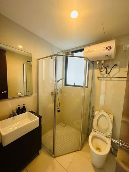 Condominium for Rent at Royal Strand @ Country Garden Danga Bay - Wee Howe - Bathroom - PropertyGuru.com.my