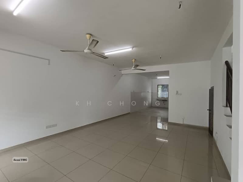 Rumah Teres 2.5 Tingkat untuk Dijual di Bandar Botanic (Klang) - KH Chong - Living Room - PropertyGuru.com.my