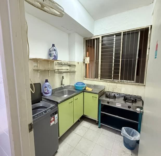 Kondominium untuk Disewa di Cova Suites - Eva Yap - Kitchen - PropertyGuru.com.my