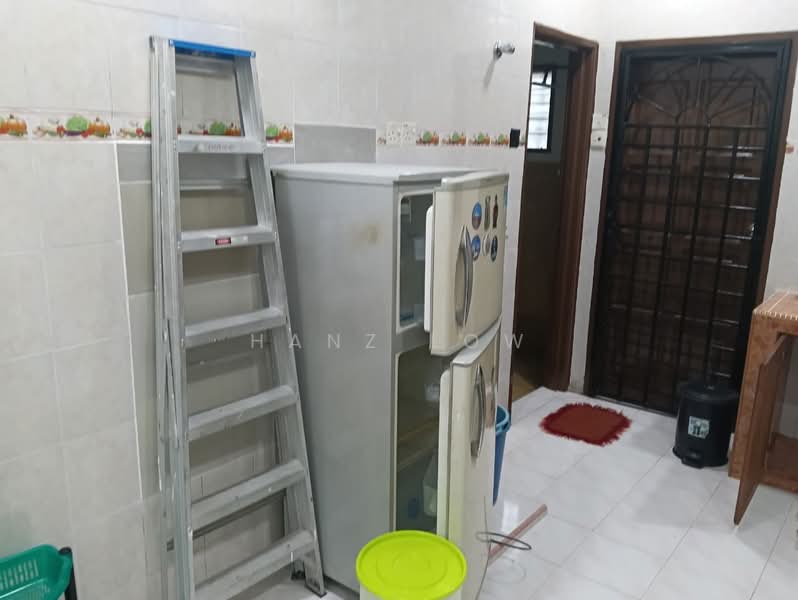 1-storey Terraced House for Rent in Seri Kembangan (Selangor) - Hanz Low - Kitchen - PropertyGuru.com.my