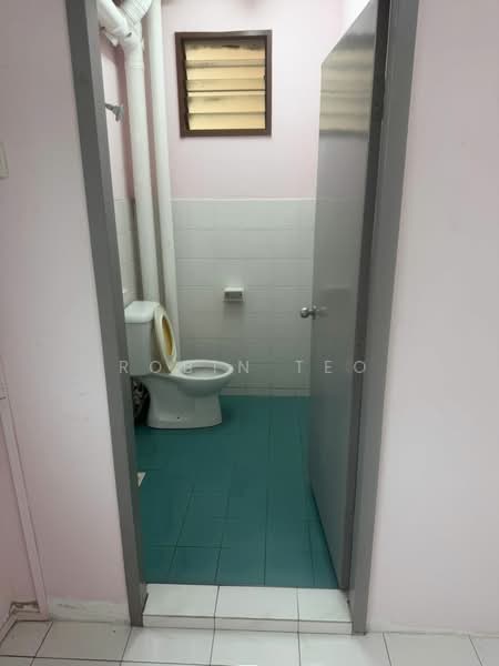 Pangsapuri untuk Disewa di Rose Villa Apartment - Robin Teo - Bathroom - PropertyGuru.com.my