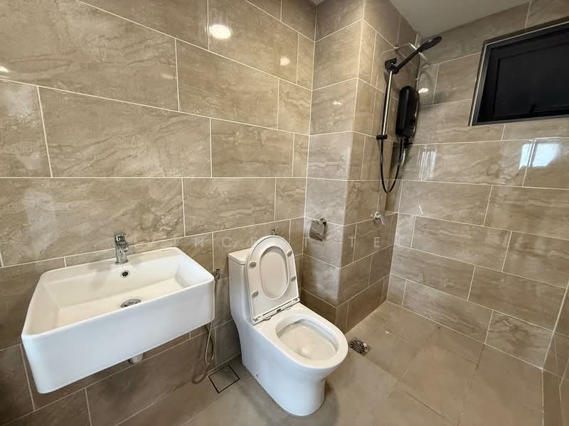 Servis Apartment untuk Disewa di M Arisa - Vincent Tee - Bathroom - PropertyGuru.com.my