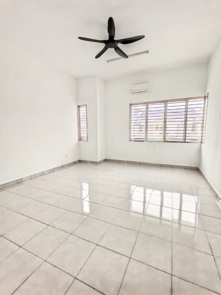 Rumah Teres 2 Tingkat untuk Dijual di Bandar Tasik Kesuma (Beranang) - Mike Lim - Interior - PropertyGuru.com.my