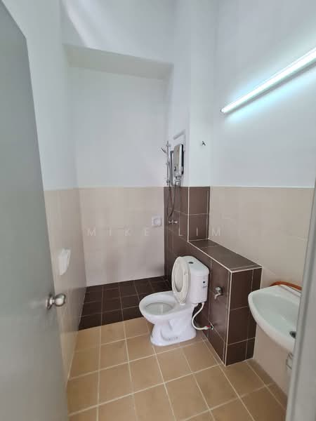 Rumah Teres 2 Tingkat untuk Dijual di Bandar Tasik Kesuma (Beranang) - Mike Lim - Bathroom - PropertyGuru.com.my