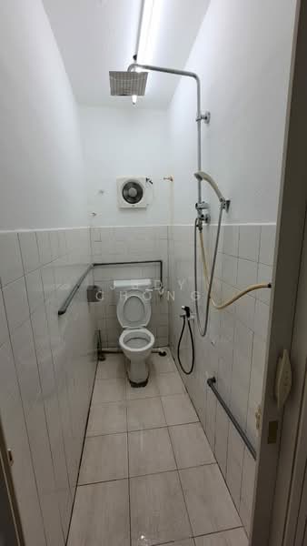 Office for Rent in Kepong (Kuala Lumpur) - Judy Chong - Bathroom - PropertyGuru.com.my