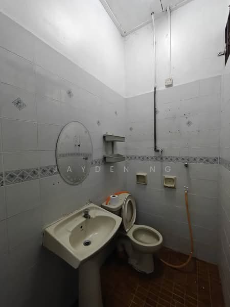 Rumah Teres 1 Tingkat untuk Dijual di Taman Daya (Johor Bahru) - Jayden Ng - Bathroom - PropertyGuru.com.my