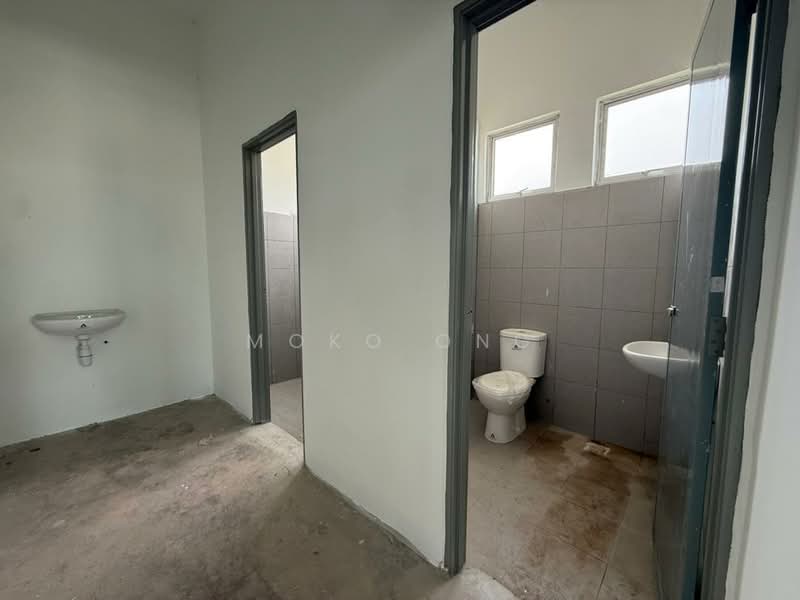 Detached Factory for Rent in Sungai Bakap (Penang) - Moko Ong - Bathroom - PropertyGuru.com.my