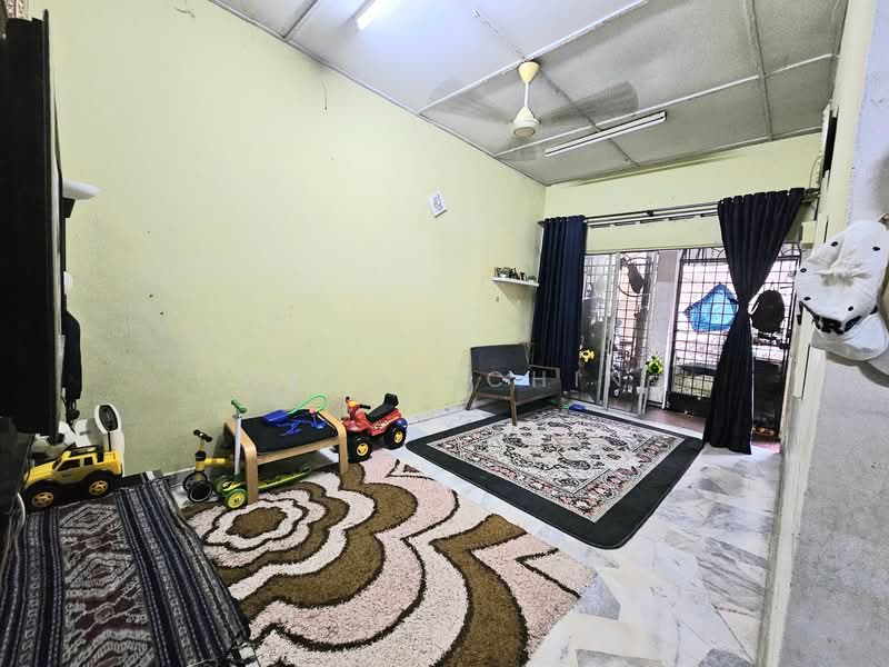 Rumah Teres 1 Tingkat untuk Dijual di Taman Puchong Intan (Puchong) - Wendy Chin - Living Room - PropertyGuru.com.my