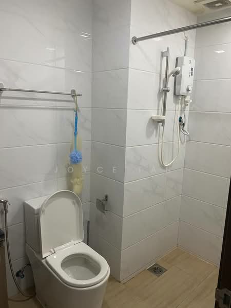 Servis Apartment untuk Dijual di Country Garden Central Park - Joyce Tan - Bathroom - PropertyGuru.com.my
