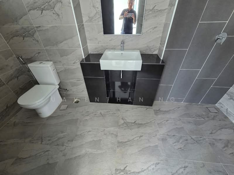 Rumah Kluster untuk Dijual di Taman Mount Austin (Tebrau) - Javenthan Ng - Bathroom - PropertyGuru.com.my