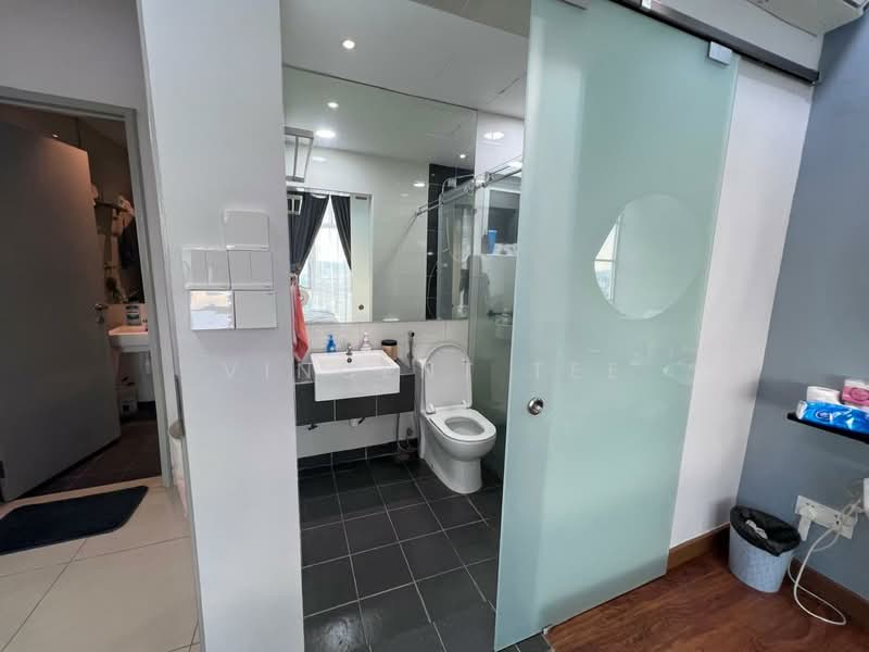 Condominium for Rent at Boulevard Serviced Apartment - Vincent Tee - Bathroom - PropertyGuru.com.my