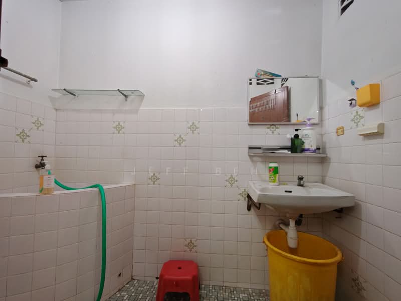 Rumah Teres 2 Tingkat untuk Dijual di Sri Petaling (Kuala Lumpur) - Jeff Beh - Bathroom - PropertyGuru.com.my