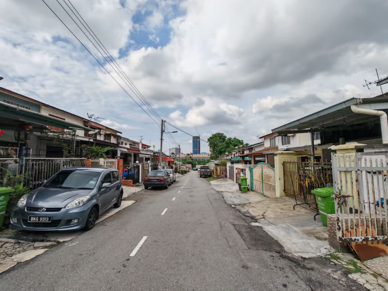 Rumah Teres 2 Tingkat untuk Dijual di Sri Petaling (Kuala Lumpur) - Jeff Beh - Exterior - PropertyGuru.com.my
