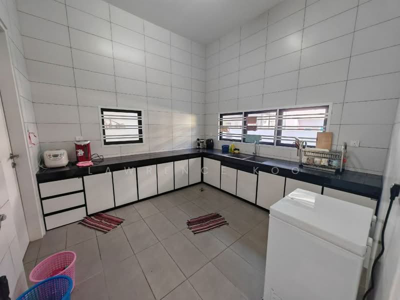Bungalow for Rent in Taman Satu Krubong (Krubong) - Lawrence Koo - Kitchen - PropertyGuru.com.my