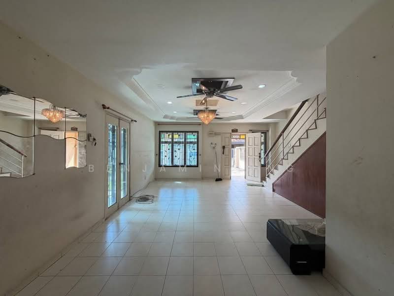 2-storey Terraced House for Sale in Taman Kempas Indah (Tebrau) - Benjamin Ong - Living Room - PropertyGuru.com.my