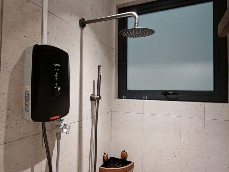 Condominium for Rent at EdgeWood Residences @ SkySanctuary - Jeff Beh - Bathroom - PropertyGuru.com.my