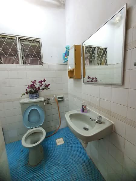 Rumah Berkembar untuk Dijual di Usj 5 (Subang Jaya) - Derrick Lee - Bathroom - PropertyGuru.com.my