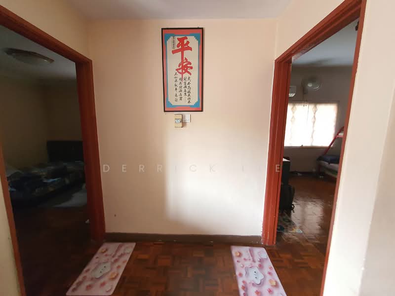 Rumah Berkembar untuk Dijual di Usj 5 (Subang Jaya) - Derrick Lee - Corridor - PropertyGuru.com.my