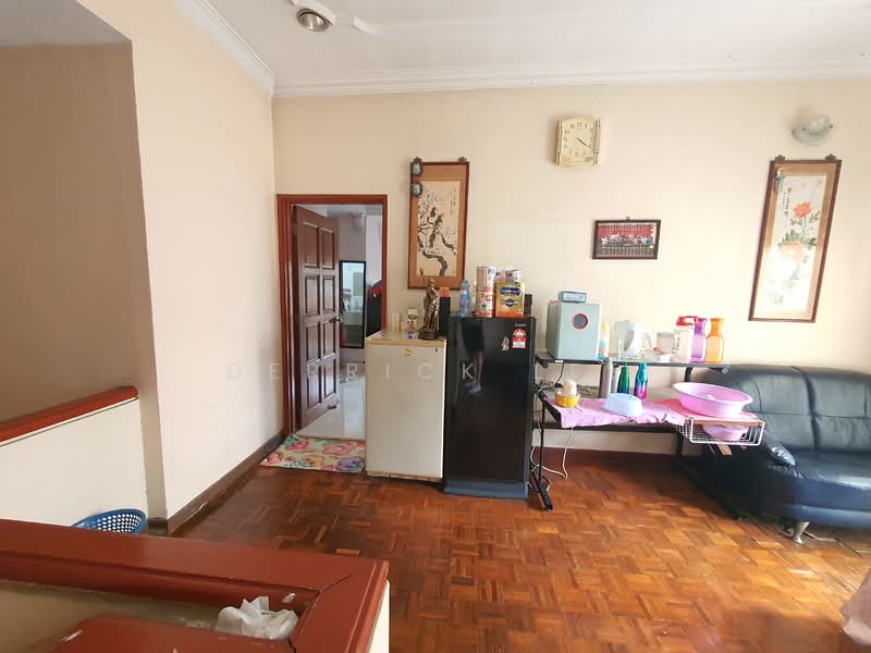 Rumah Berkembar untuk Dijual di Usj 5 (Subang Jaya) - Derrick Lee - Living Room - PropertyGuru.com.my