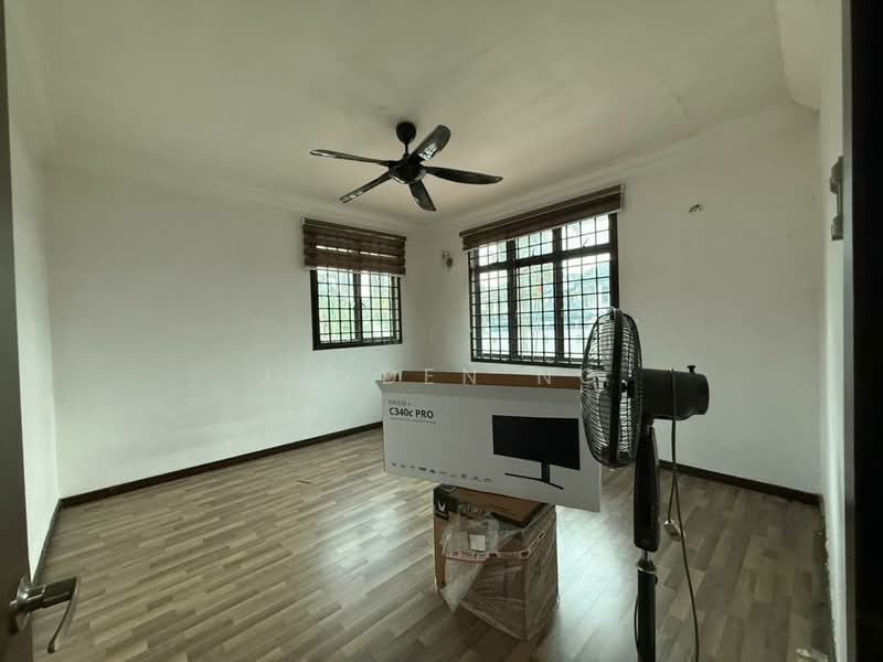 Rumah Banglo untuk Dijual di Taman Bukit Rinting (Masai) - Jayden Ng - Bedroom - PropertyGuru.com.my