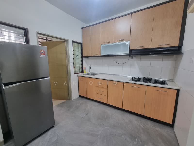 Condominium for Sale at Savanna Condominium - Mak Oliver - Kitchen - PropertyGuru.com.my
