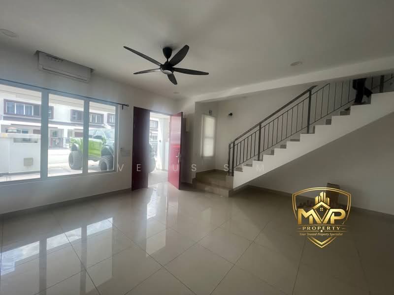 Rumah Teres 2 Tingkat untuk Disewa di Bandar Rimbayu (Telok Panglima Garang) - Venus Sim - Living Room - PropertyGuru.com.my