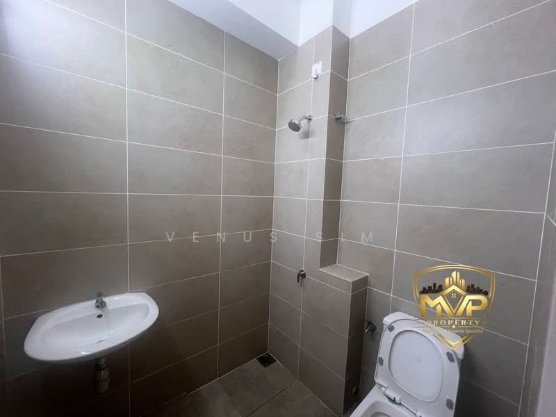 Rumah Teres 2 Tingkat untuk Disewa di Bandar Rimbayu (Telok Panglima Garang) - Venus Sim - Bathroom - PropertyGuru.com.my