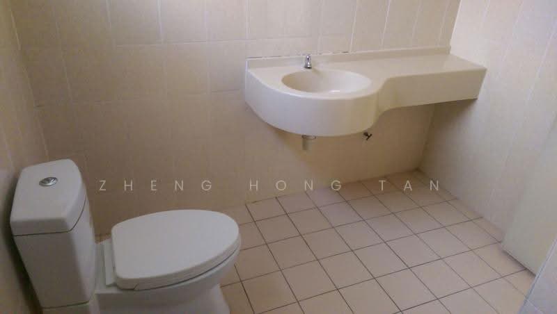 Condominium for Sale at Platinum Lake PV 10 - Zheng Hong Tan - Bathroom - PropertyGuru.com.my