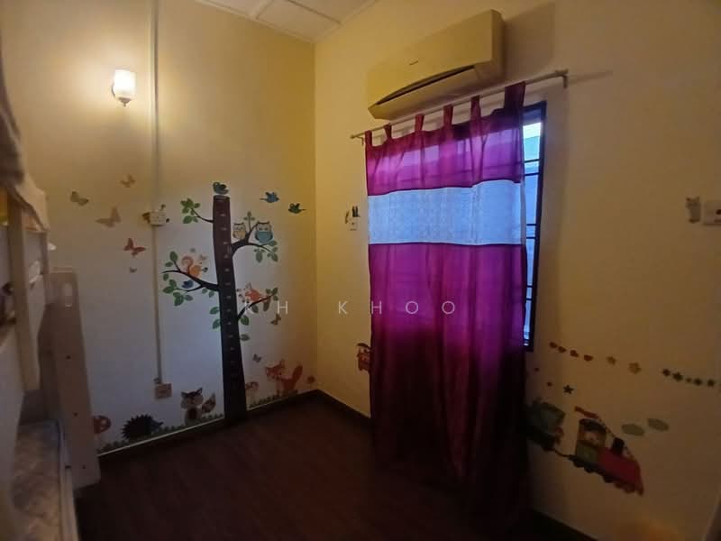 Rumah Teres 2 Tingkat untuk Dijual di SS18 (Subang Jaya) - KH Khoo - Bedroom - PropertyGuru.com.my