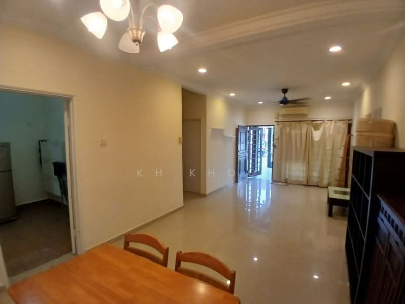 Rumah Teres 2 Tingkat untuk Dijual di SS18 (Subang Jaya) - KH Khoo - Living Room - PropertyGuru.com.my