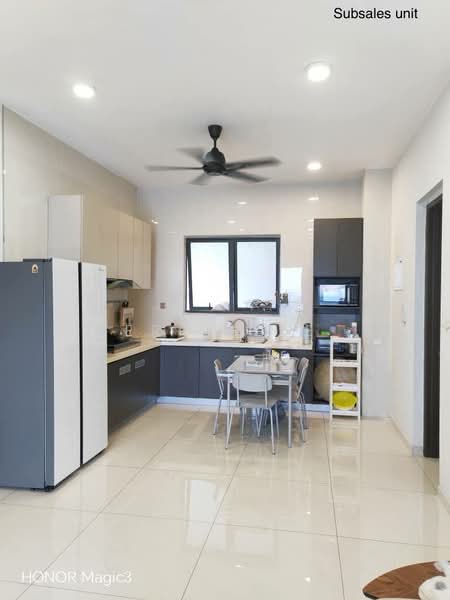 Condominium for Sale at Royal Strand @ Country Garden Danga Bay - Eric Lee - Kitchen - PropertyGuru.com.my