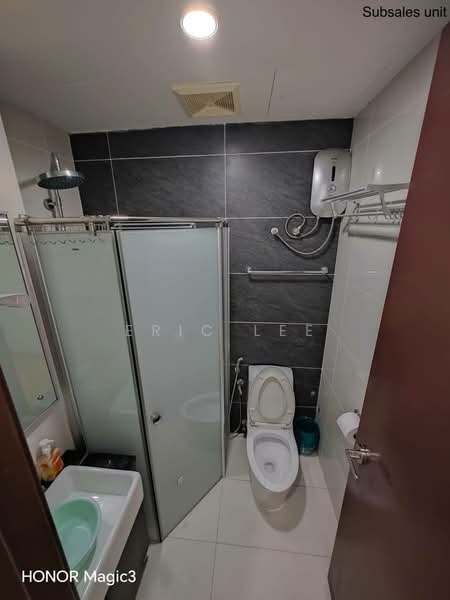 Condominium for Sale at Royal Strand @ Country Garden Danga Bay - Eric Lee - Bathroom - PropertyGuru.com.my