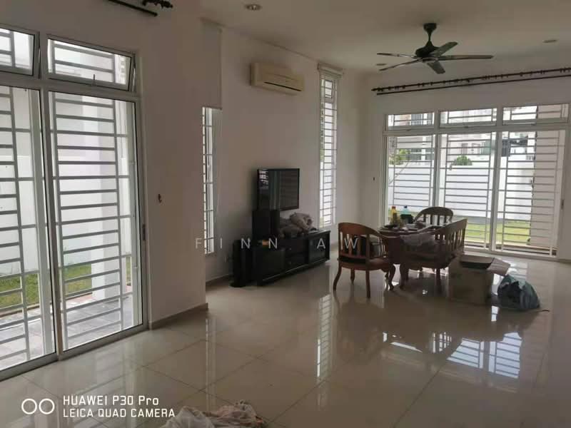 Rumah Berkembar untuk Dijual di Taman Amira (Iskandar Puteri (Nusajaya)) - Finn Aw - Living Room - PropertyGuru.com.my