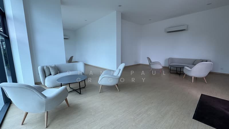 Kondominium untuk Dijual di Terraces Condominium - Johann Paul Gregory - Living Room - PropertyGuru.com.my