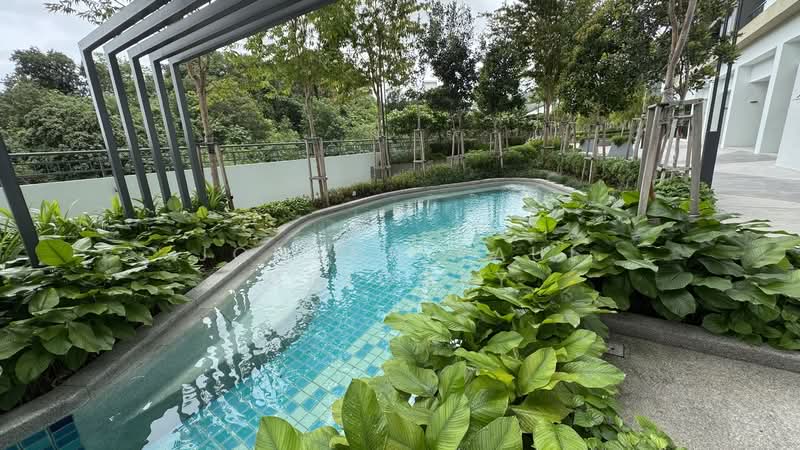 Kondominium untuk Dijual di Terraces Condominium - Johann Paul Gregory - Pool - PropertyGuru.com.my