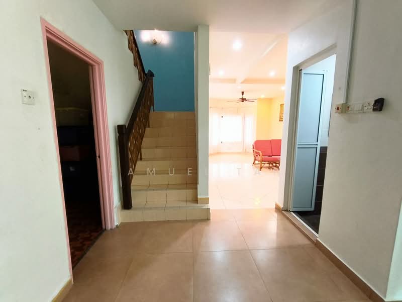 Terraced House for Rent in Bandar Kinrara Seksyen 5 (Bandar Kinrara) - Samuel Tan - Living Room - PropertyGuru.com.my