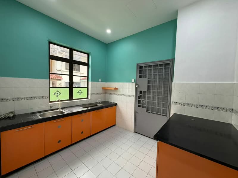 Rumah Teres 2 Tingkat untuk Dijual di Permas Jaya (Johor) - Le Ching . - Kitchen - PropertyGuru.com.my
