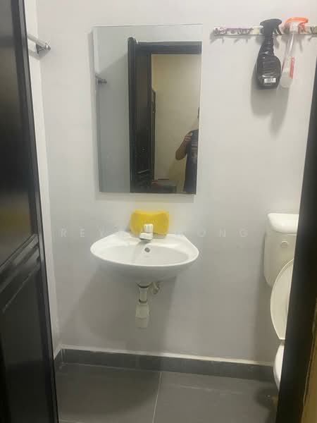Semi-Detached House for Rent in Taman Pelangi (Johor Bahru) - Reyna Wong - Bathroom - PropertyGuru.com.my