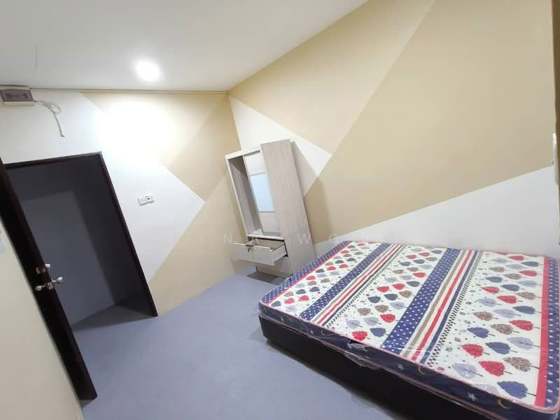 Semi-Detached House for Rent in Taman Pelangi (Johor Bahru) - Reyna Wong - Bedroom - PropertyGuru.com.my