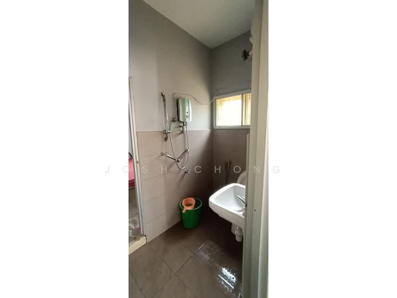Rumah Teres 2 Tingkat untuk Dijual di Kawasan 6, Teluk Gadong (Klang) - Josh Chong - Bathroom - PropertyGuru.com.my