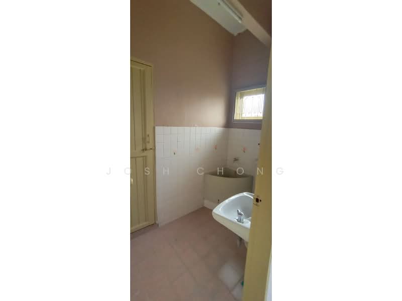 Rumah Teres 2 Tingkat untuk Dijual di Kawasan 6, Teluk Gadong (Klang) - Josh Chong - Bathroom - PropertyGuru.com.my