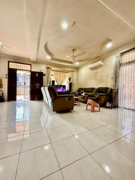 Rumah Teres untuk Dijual di Taman Desa Tebrau (Tebrau) - See Yin . - Living Room - PropertyGuru.com.my