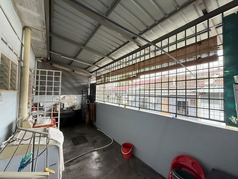 1-storey Terraced House for Sale in Bandar Selesa Jaya (Skudai) - Iden Tan - Kitchen - PropertyGuru.com.my