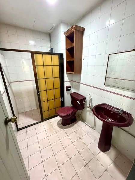 Kondominium untuk Disewa di Aloha Tower Condominium - Au Yong Lucy - Bathroom - PropertyGuru.com.my