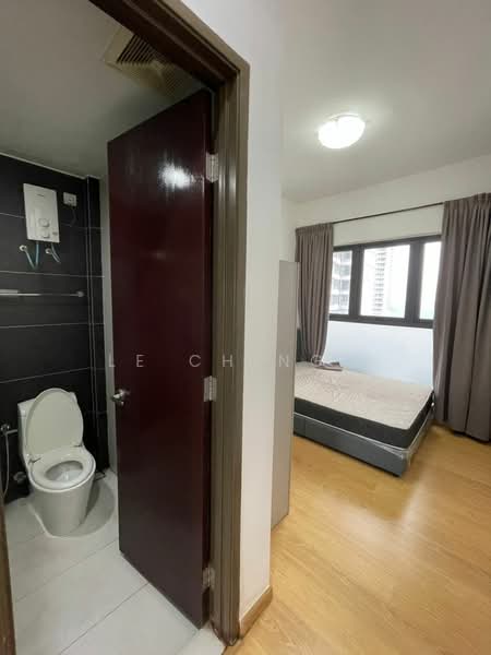 Condominium for Rent at Amberside @ Country Garden Danga Bay - Le Ching . - Bathroom - PropertyGuru.com.my