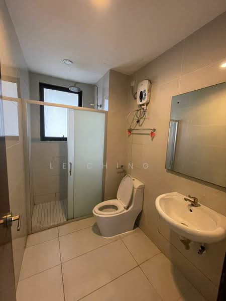 Condominium for Rent at Amberside @ Country Garden Danga Bay - Le Ching . - Bathroom - PropertyGuru.com.my